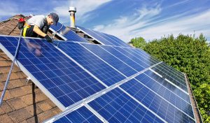 Service d'installation de photovoltaïque et tuiles photovoltaïques à Bignan